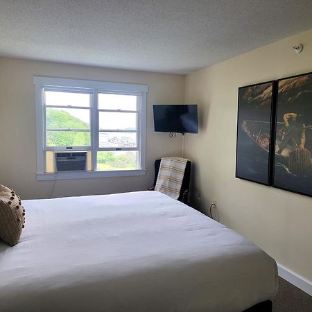 East Wind Inn & Suites Tenants Harbor Экстерьер фото