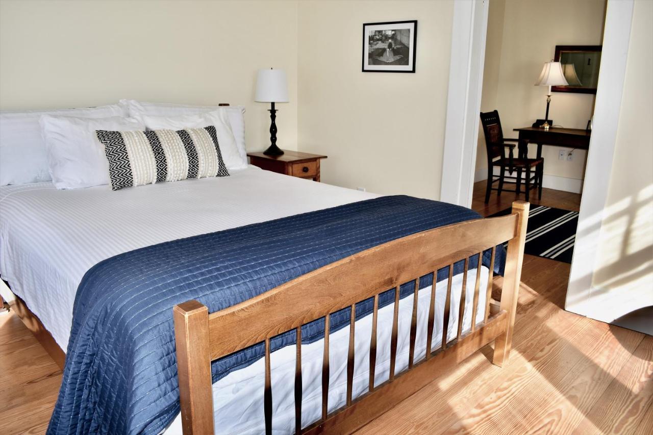 East Wind Inn & Suites Tenants Harbor Экстерьер фото