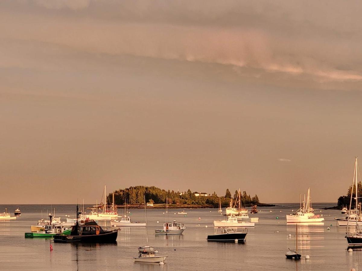 East Wind Inn & Suites Tenants Harbor Экстерьер фото