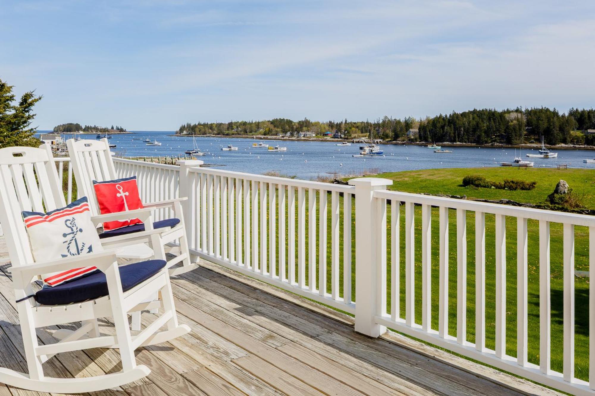 East Wind Inn & Suites Tenants Harbor Экстерьер фото